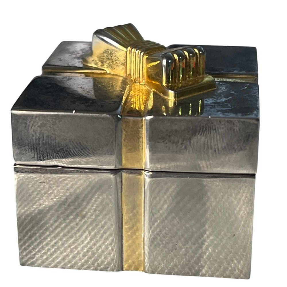 Binion Silver Toned Quartz Table Clock Gift box with gold bow