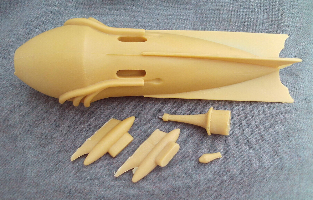 VTG 1985 HERB DEEKS MODELS FLASH GORDON EVIL EMPEROR ROCKET KIT MISSING 1 PART