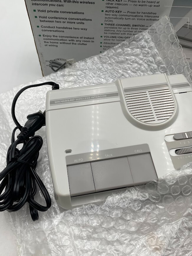 Universal HE-600 Wireless Intercom In Box