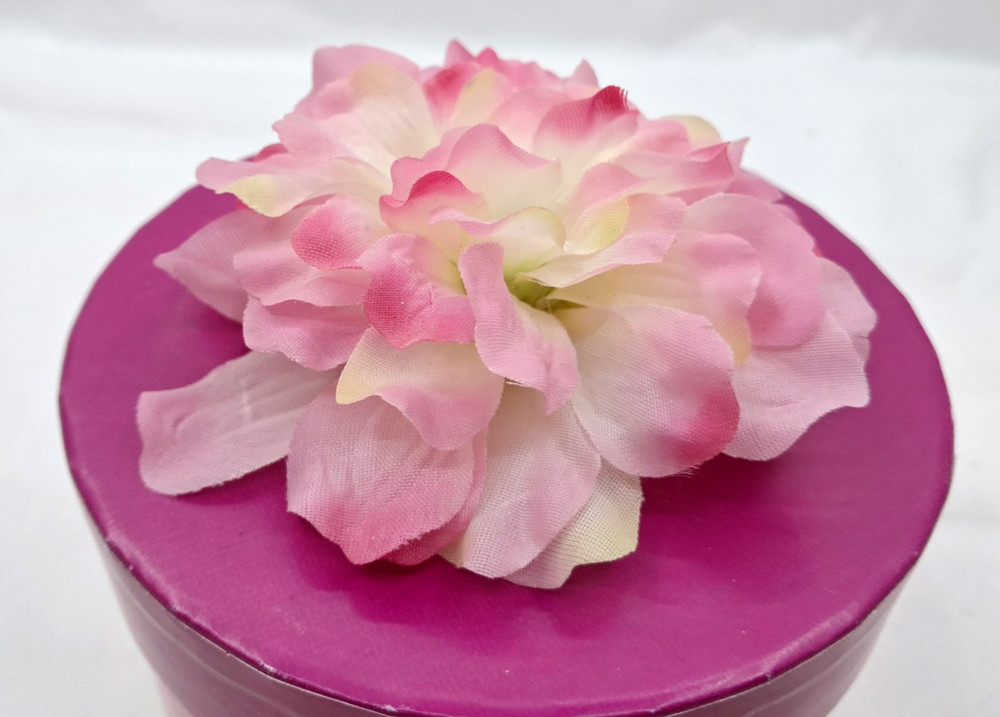 Hallmark Round Gift Box with Flower Lid 4.5" x 3"