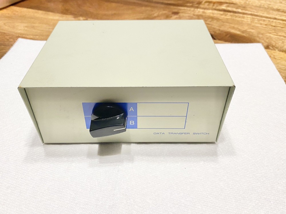 DATA TRANSFER SWITCH with Input/Output A and B