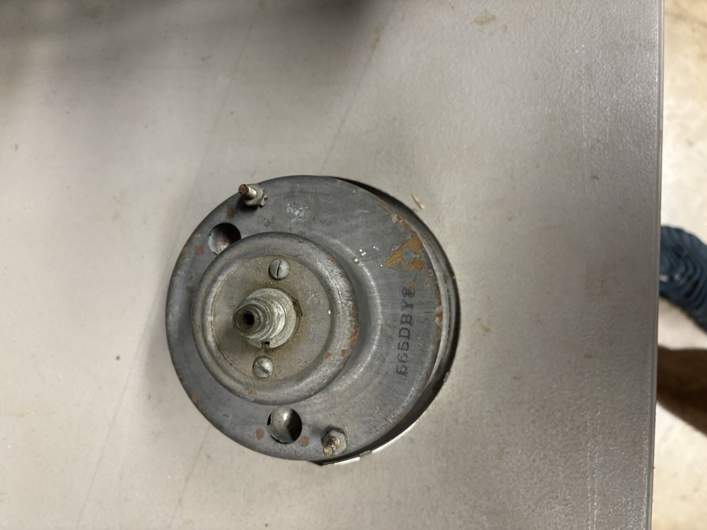 Vintage Speedometer USED AS IS , UNTESTED Unknown 565DBY3