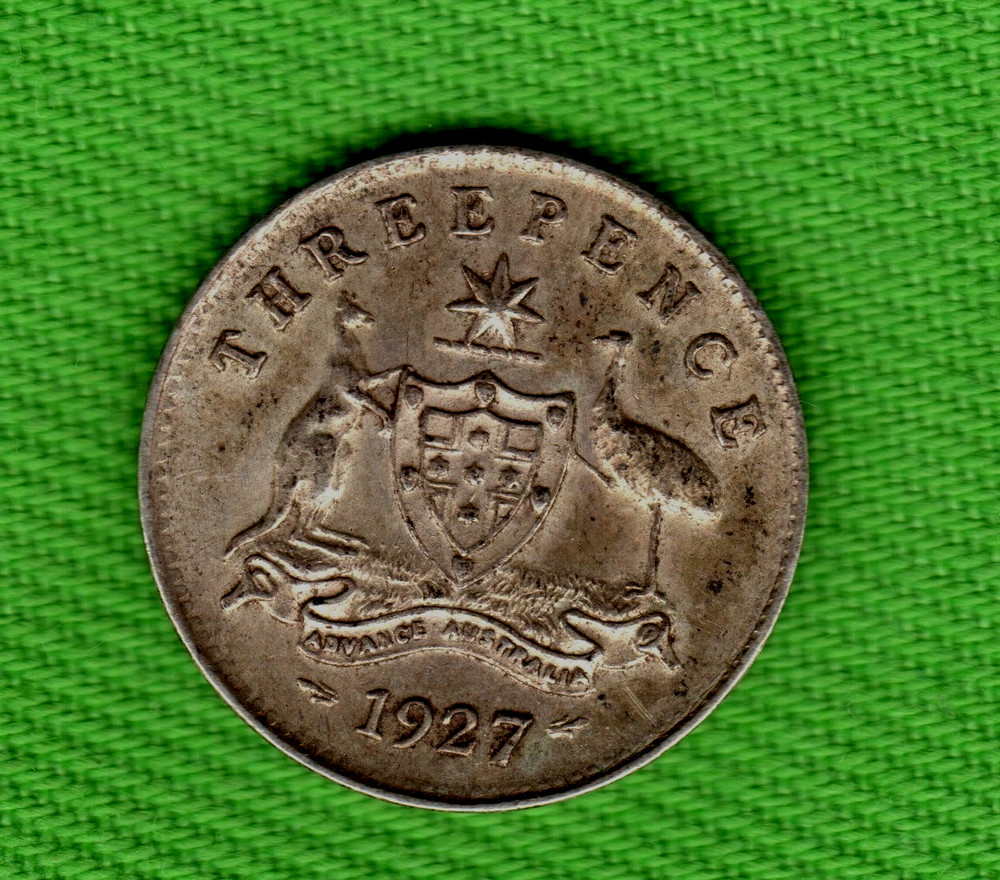1927 AUSTRALIA SILVER THREEPENCE COIN. .