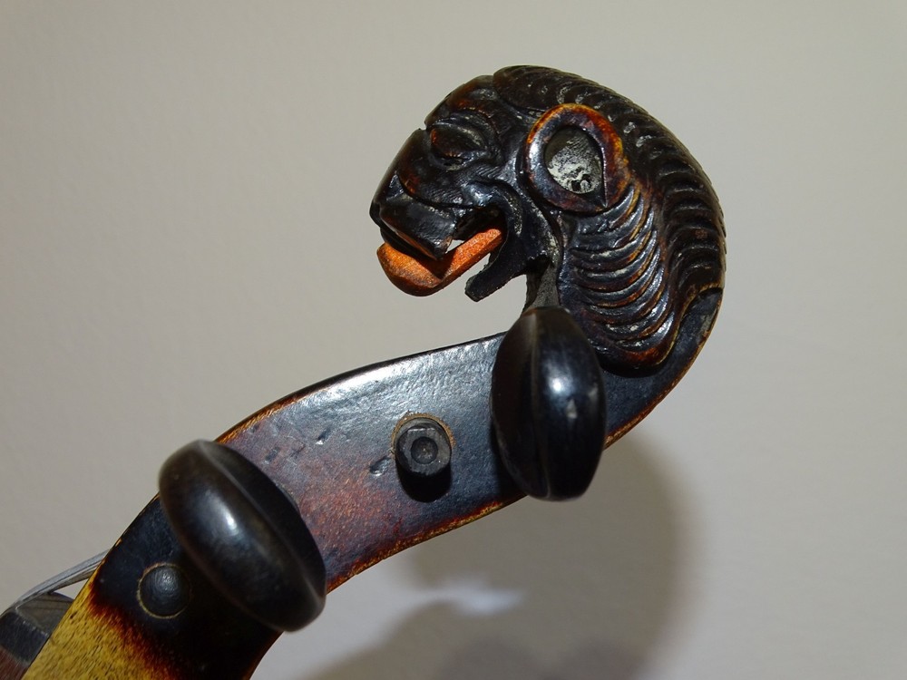 VIOLIN WITH LION HEAD - labelled JACOBUS STAINER (Nr. 522)