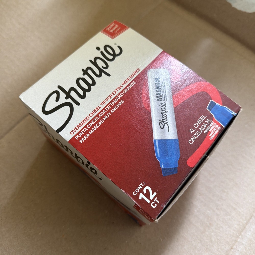SHARPIE Magnum Permanent Marker, Oversized Chisel Tip - 12 pack - Blue/Azul
