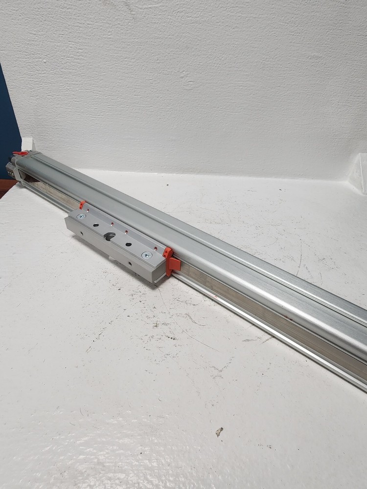 CAMOZZI PNUMATIC RODLESS SLIDE 50M2P32A0650 NEW 35" SLIDE