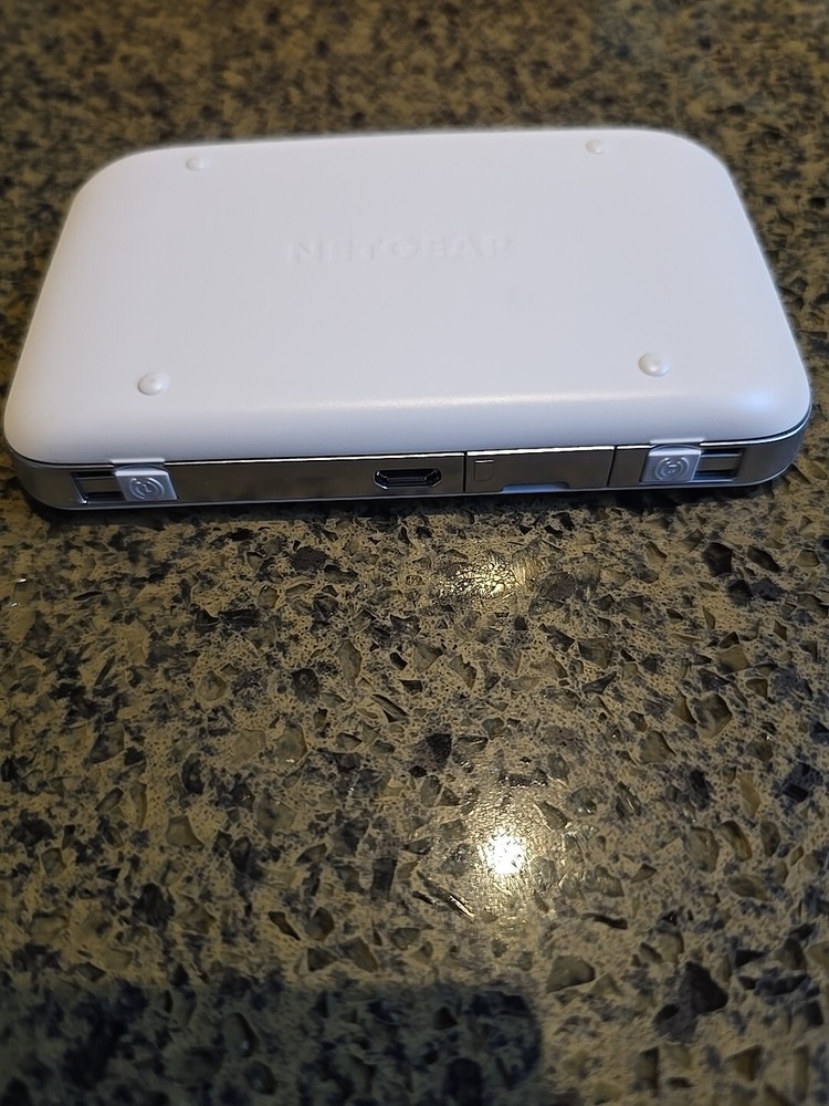 AT&T Unite(Netgear) Mobile Hotspot - White