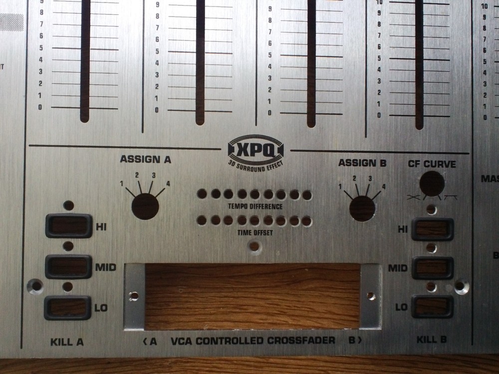FACE PLATE FOR BEDJX 700 MIXER. PULLED PART ONLY. SLIGHTLY USED.