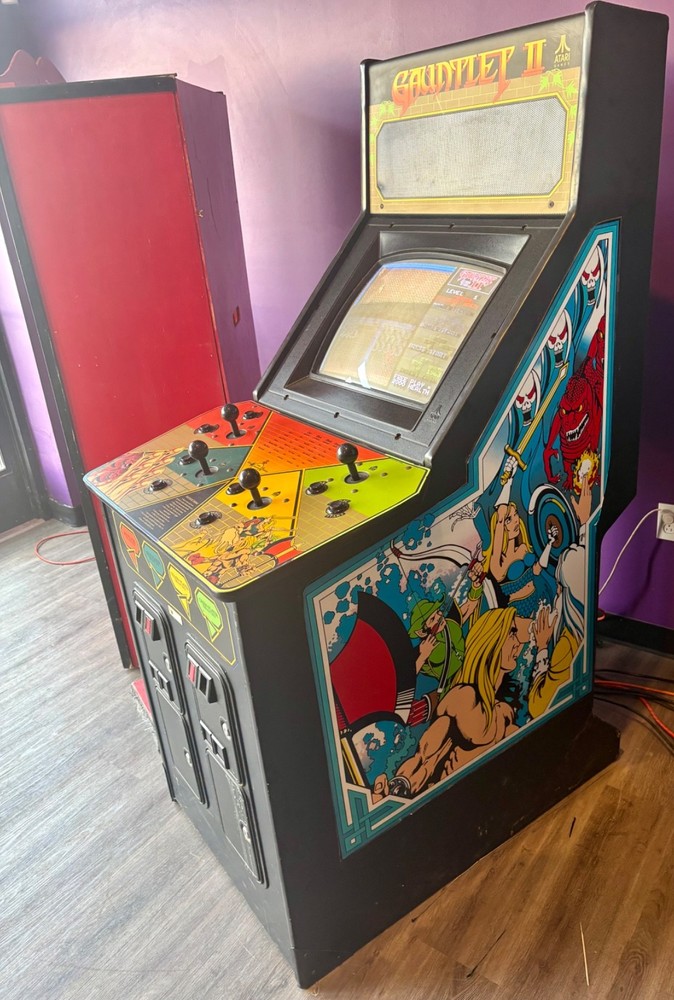 Atari Gauntlet II Arcade Game