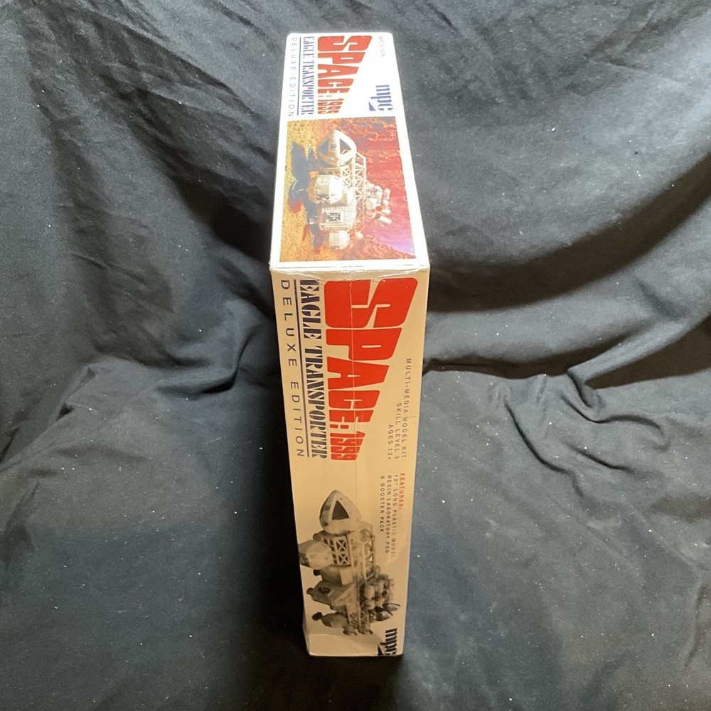 Space 1999 Eagle Transporter Deluxe Edition
