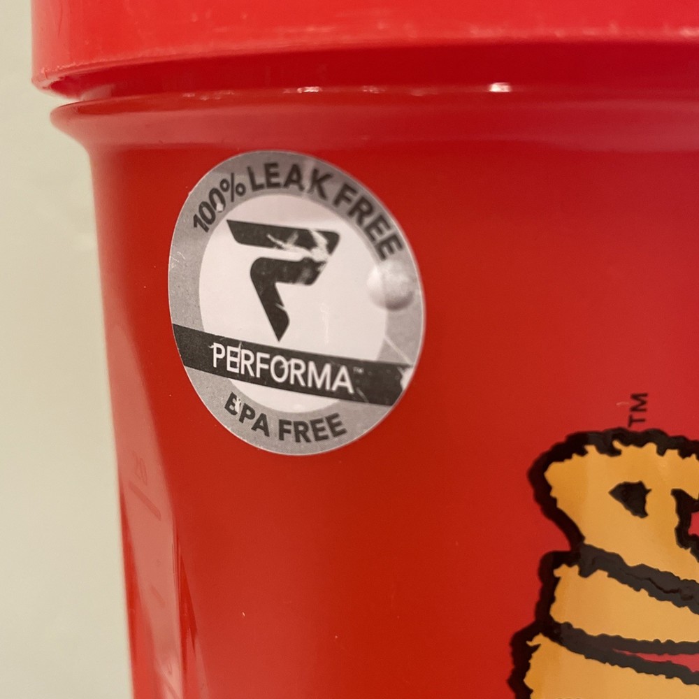 PERFORMA Hulkamania Red Shaker Bottle - 28oz.
