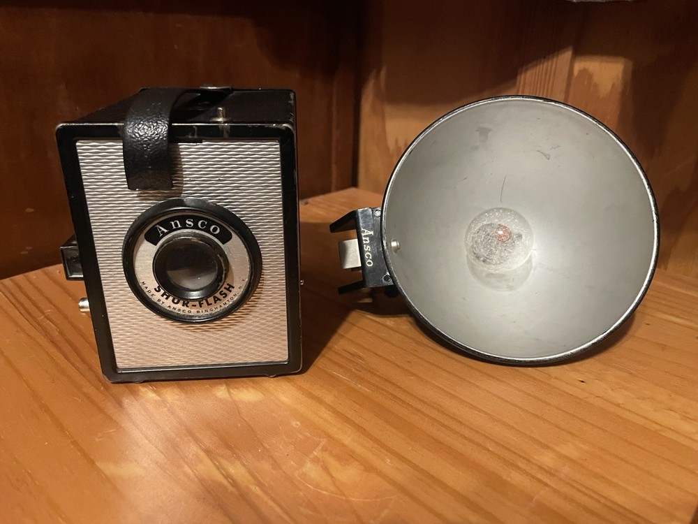 Vintage 1950's ANSCO Shur-Flash Box Camera untested