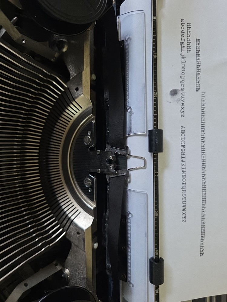 Adler J5, typewriter w/Case, "Pica " 1972 w/ case. latches needs work