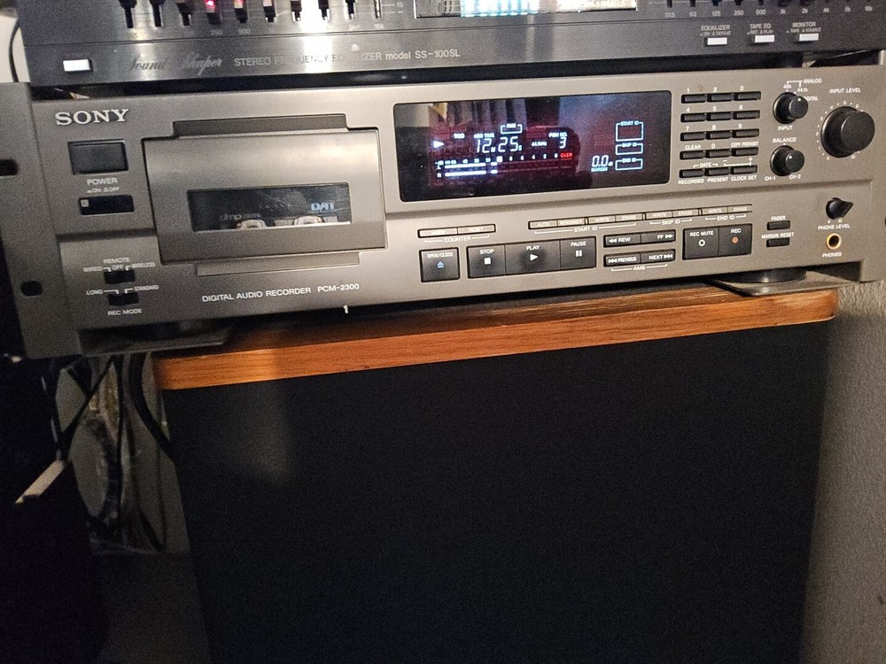 SONY PCM-2300 Illuminated bay DAT Player Recorder Deck  In Working Condition