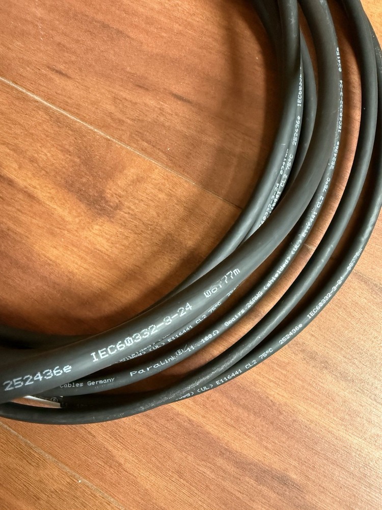 Cisco STACK-T1-3M stacking cables