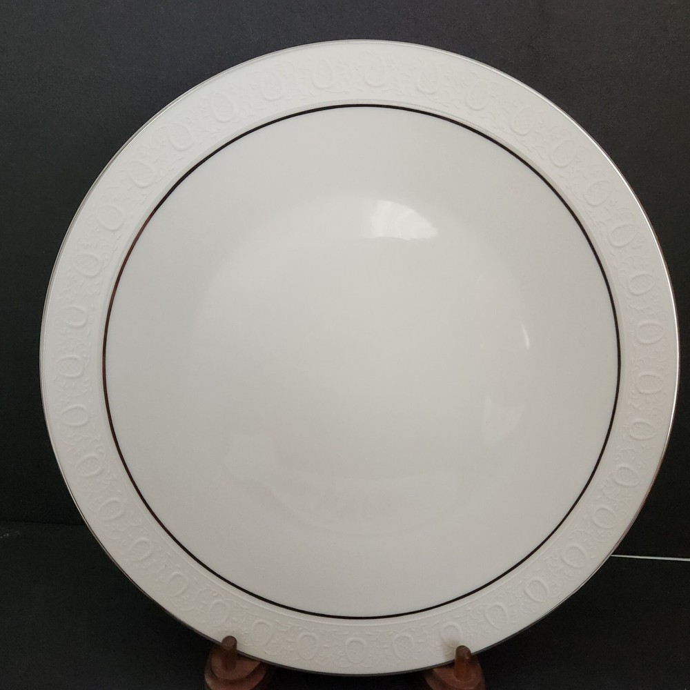 Moon Glow by Franciscan 5 Pc. Place Setting. Platinum Trim.