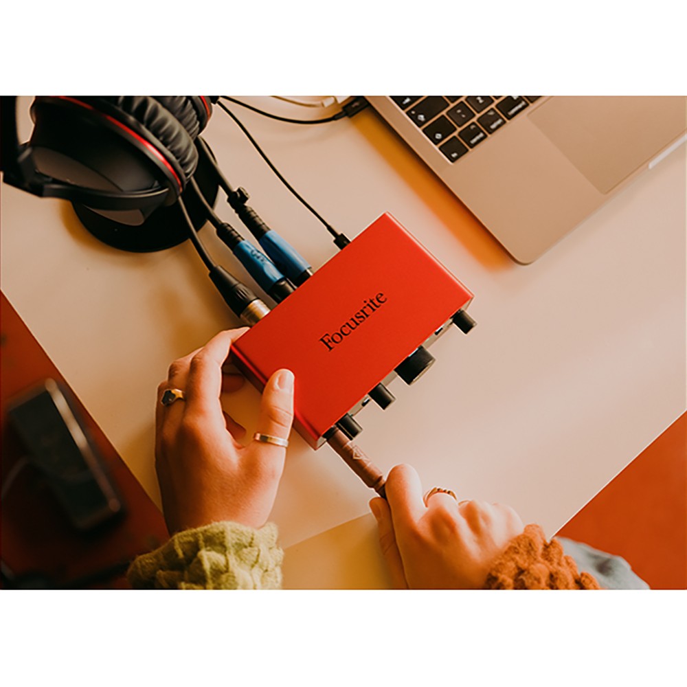 Focusrite Scarlett 2i2 4th Gen Audio Interface