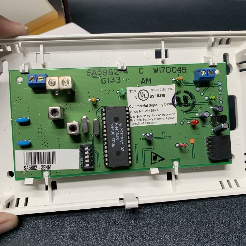 Amemco 588IENM High Security Wireless Receiver & Manual, Hardware.