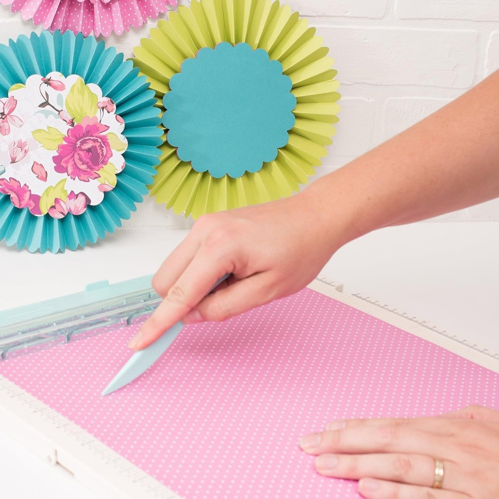 Lightweight Paper Crafting Tool - Circle Spin & Trim Board