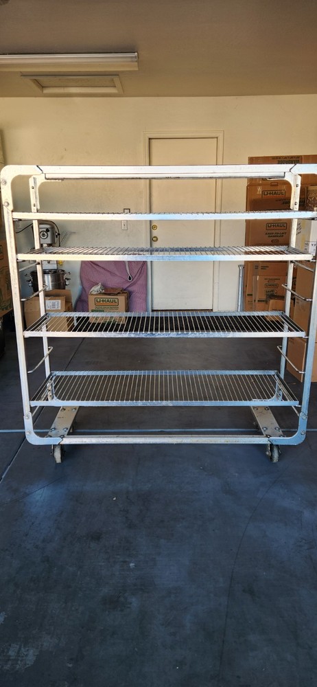Commercial bread cooling rack
