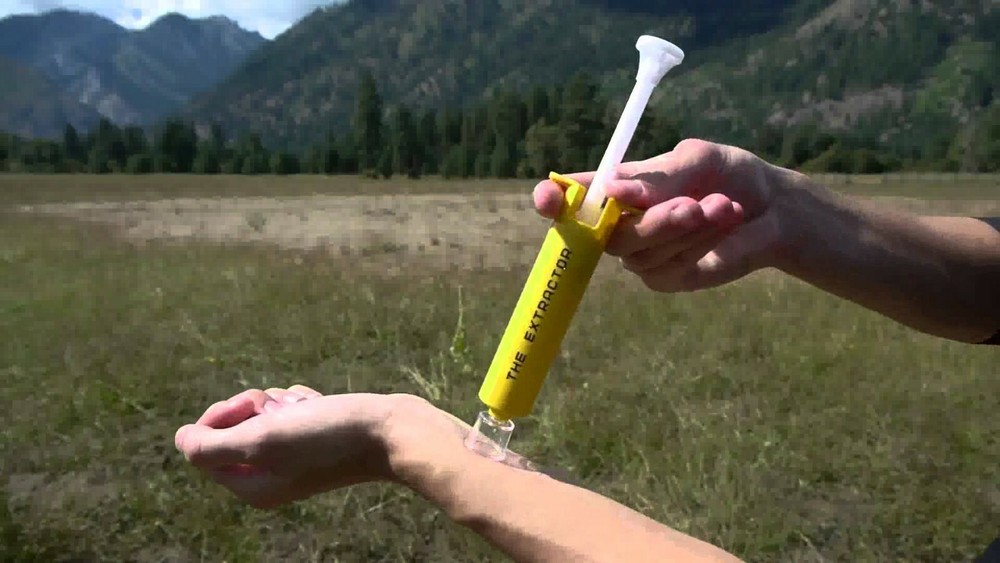 Sawyer Extractor Pump Snake Bite and Sting Kit