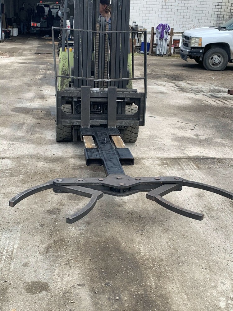 Parking Lot Scorpion Eagle Claw for your Forklift