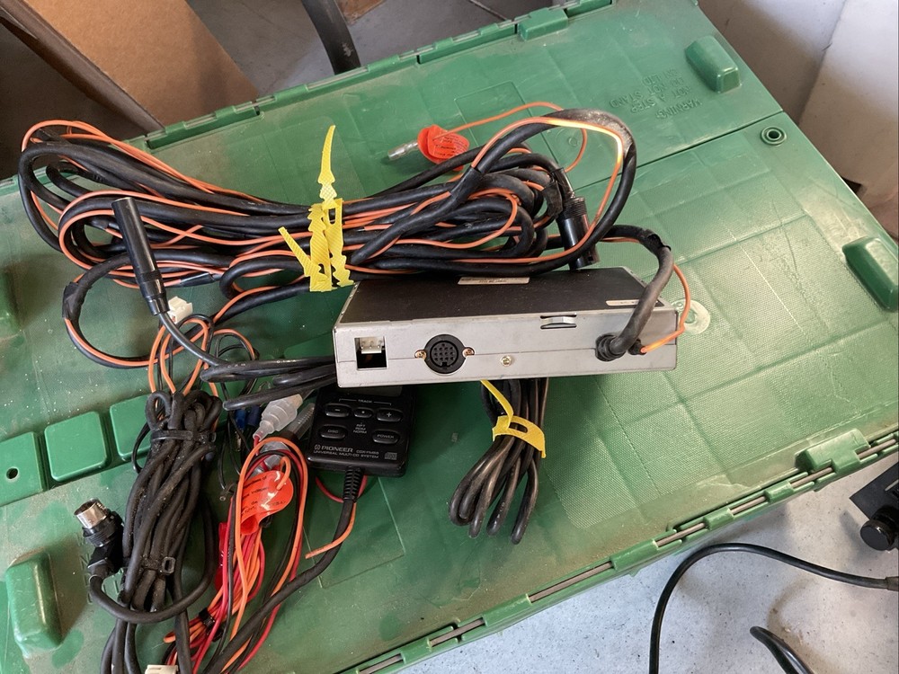 SYSTEM CONTROLLER CWM2601 FM MODULATING FREQUENCY