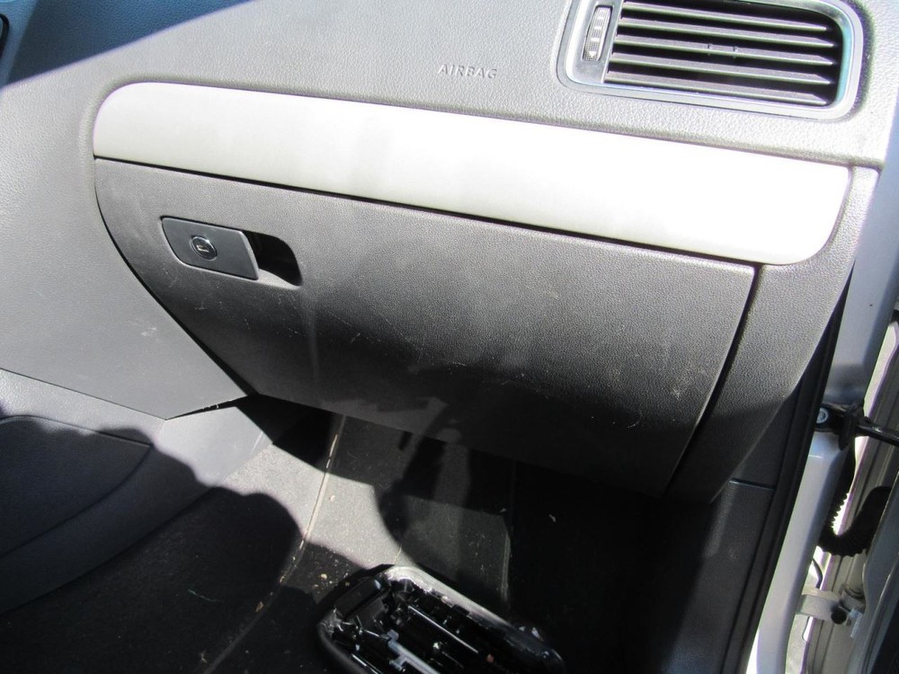 JETTA     2013 Glove Box 1037035