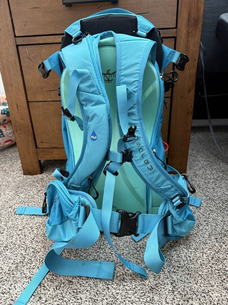 Osprey Kresta 30 Ski Snowboard Backpack