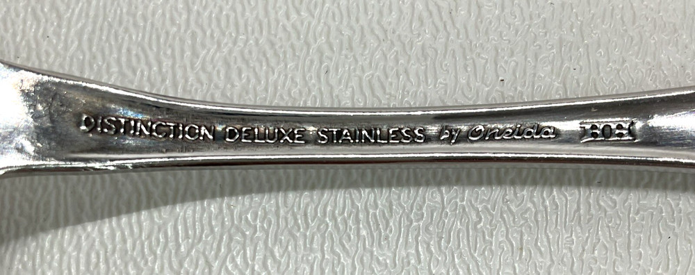 Mansion Hall Stainless Flatware Distinction Oneida Deluxe HH 67 Pc Service for 9