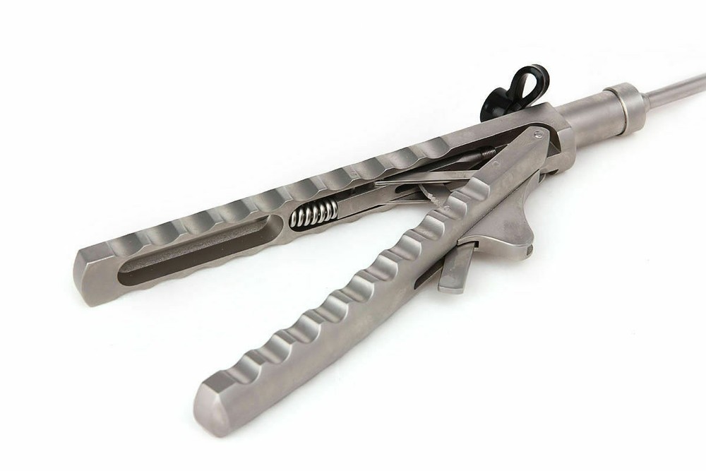 Laparoscopic V-Type Needle Holder Curved Jaw Surgical Instruments 5 mm