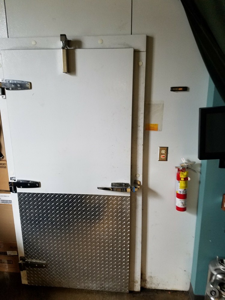 BREW WALL KEGORATOR WALK-IN COOLER