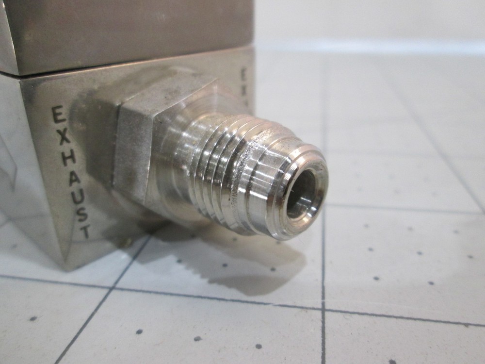 Unit, UFC-1100, N2, 100 SCCM, Mass Flow Controller, Used