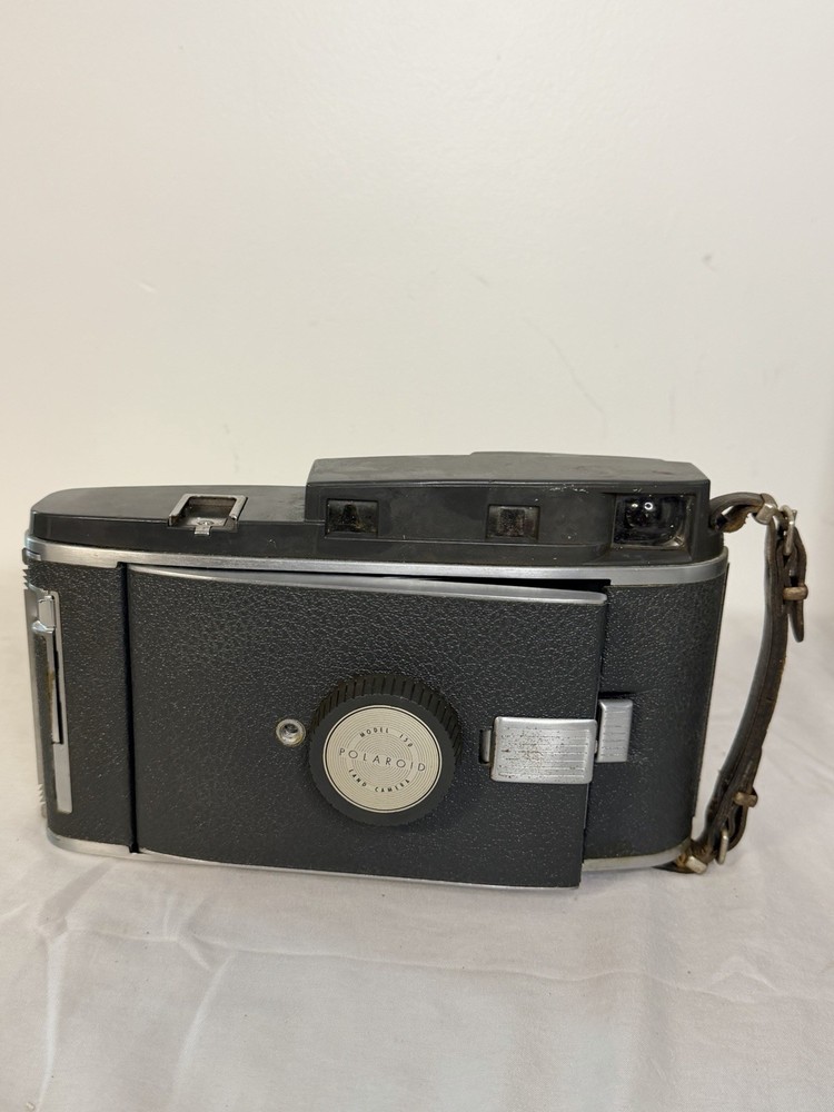 Polaroid Land Camera Model 150 Kit w Wink Light Meter Case AG1 Bulbs
