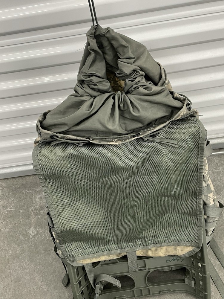 US Army MOLLE II Large Rucksack Military Backpack frame