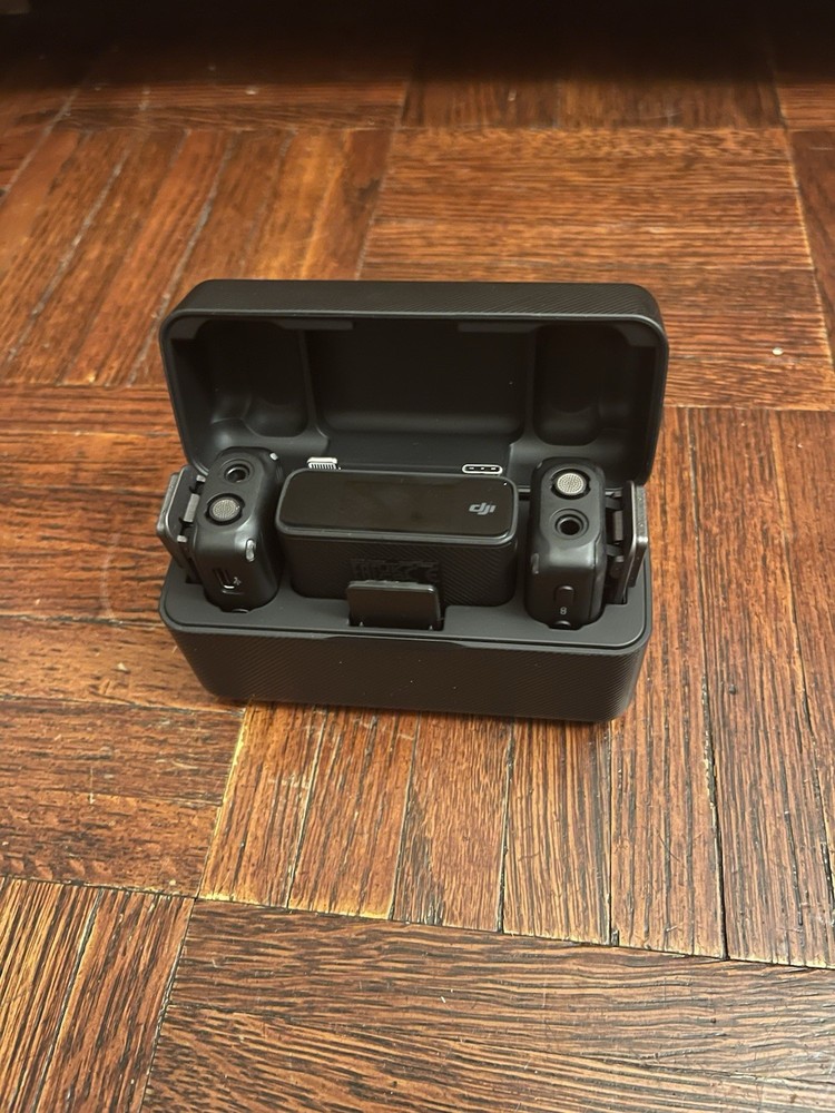 DJI Mic Wireless Microphone System - Battery Charging Case +1RX + 2Tx (OpenBox)