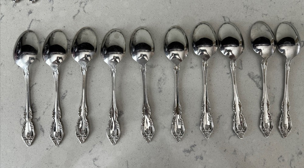 Oneida BRAHMS Community Stainless Flatware & Serving/Hostess 88 Pieces