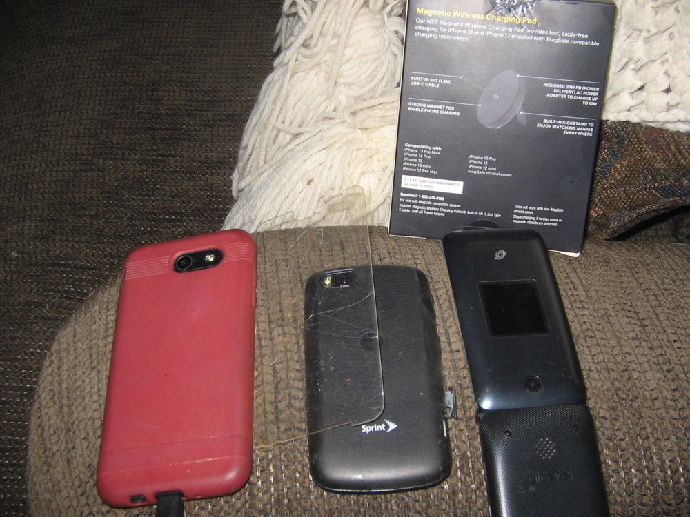 3-magic jack/3 phones/All working
