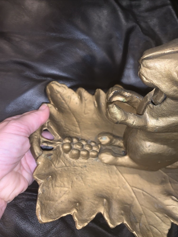 Large Vintage Cast Metal Squirrel on Leaf Mechanical Nut Cracker