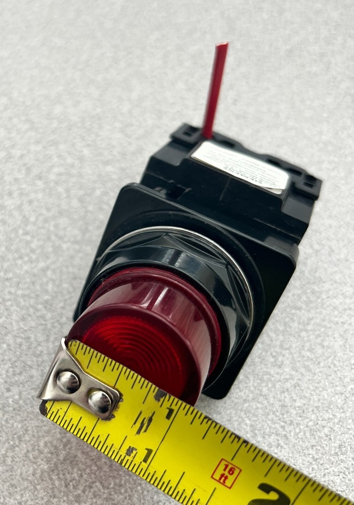 Siemens 52BL4E2 BlackMax Pilot Light-30mm Red Indicator-120V AC/DC-NEMA 4X