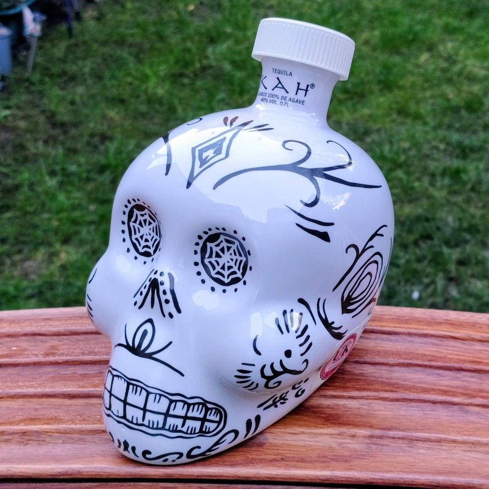 White KAH Handcrafted Skull Tequila 700ml Empty Bottle (great condition) Bar