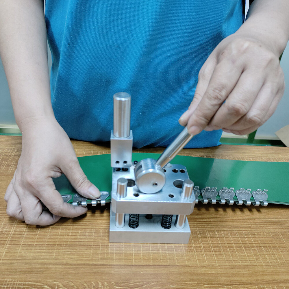 Fastener Installation Tool For Flexco Alligator Ready SetStaple Fasteners