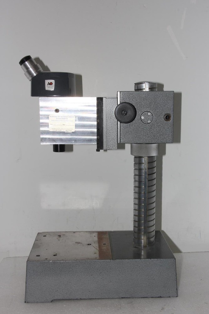 ERNST LEITZ 661076 American Optics Toolmaker Microscope and Base
