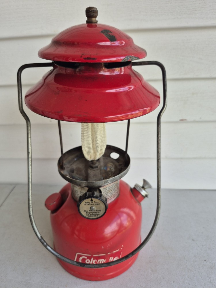 VINTAGE 1976 RED COMEMAN LANTERN