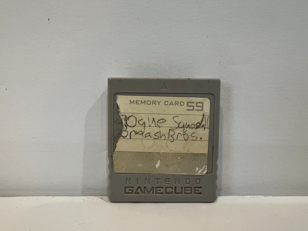 Nintendo GameCube  59 Blocks 4 mb Gray Memory Card DOL-008