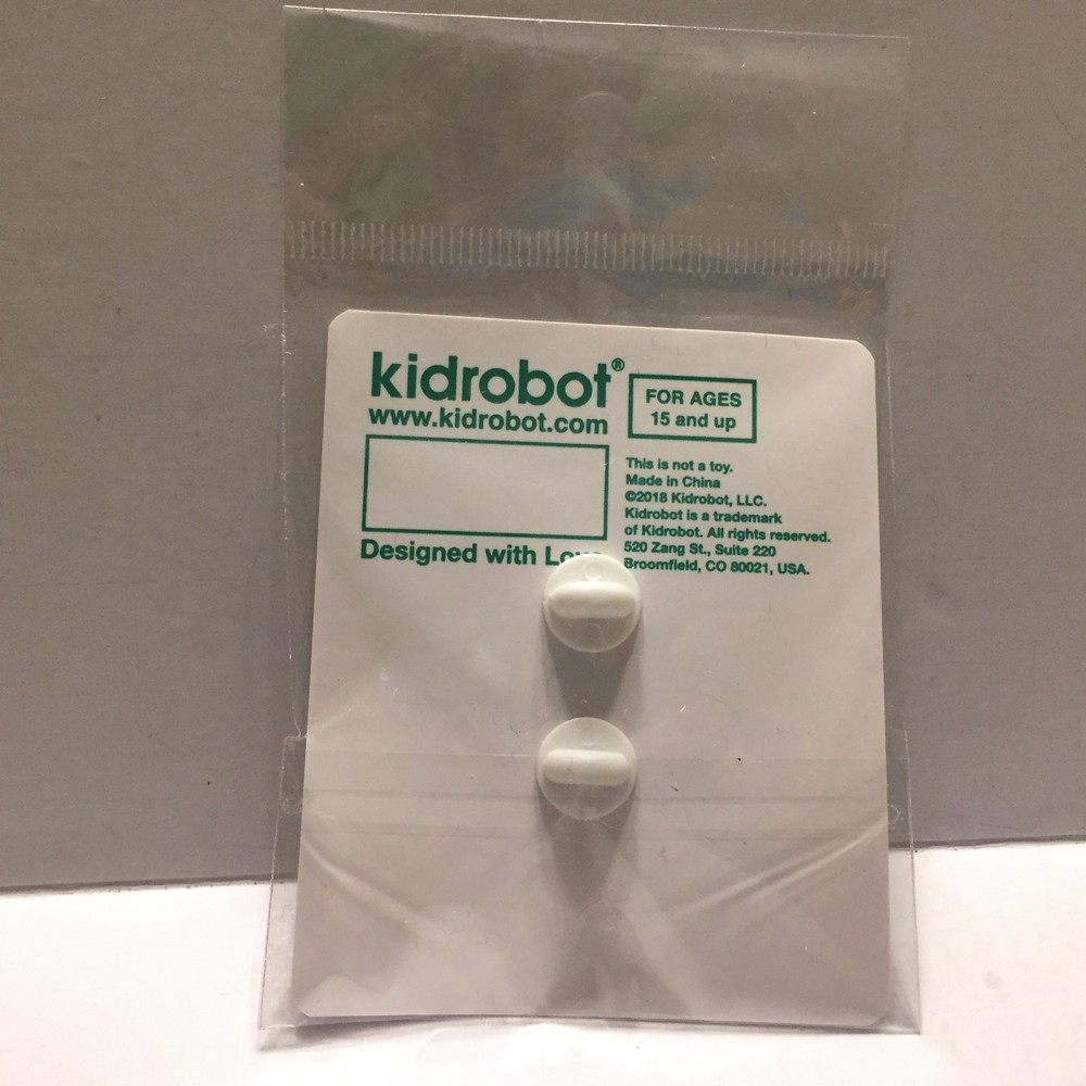 2018 KidRobot LA Comic Con Exclusive Pin