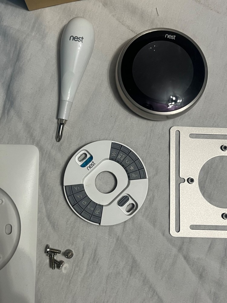 UNTESTED Google Nest Learning Thermostat - T3007ES