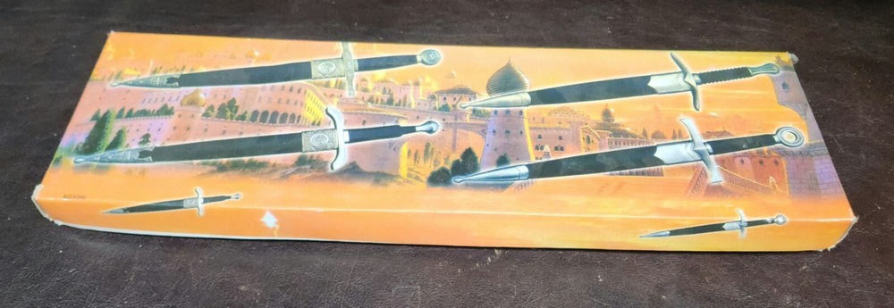 Vintage Decorative Medieval Dagger W/Hard Plastic Sheath & Box, EUC, #BK1318
