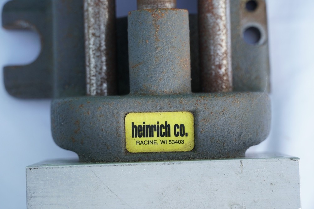 Heinrich Co. Pneumatic Vise