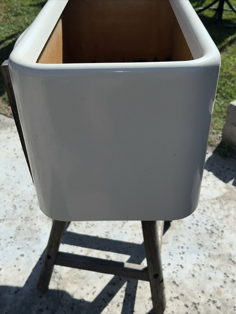 Mid Century Modern Products White Plastiglas Rectangular Planter Ontario, Canada